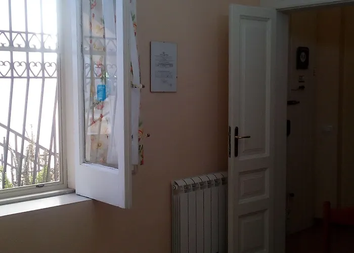 לינה וארוחת בוקר La Casa Di Ermelinda רג'יו די קאלאבריה